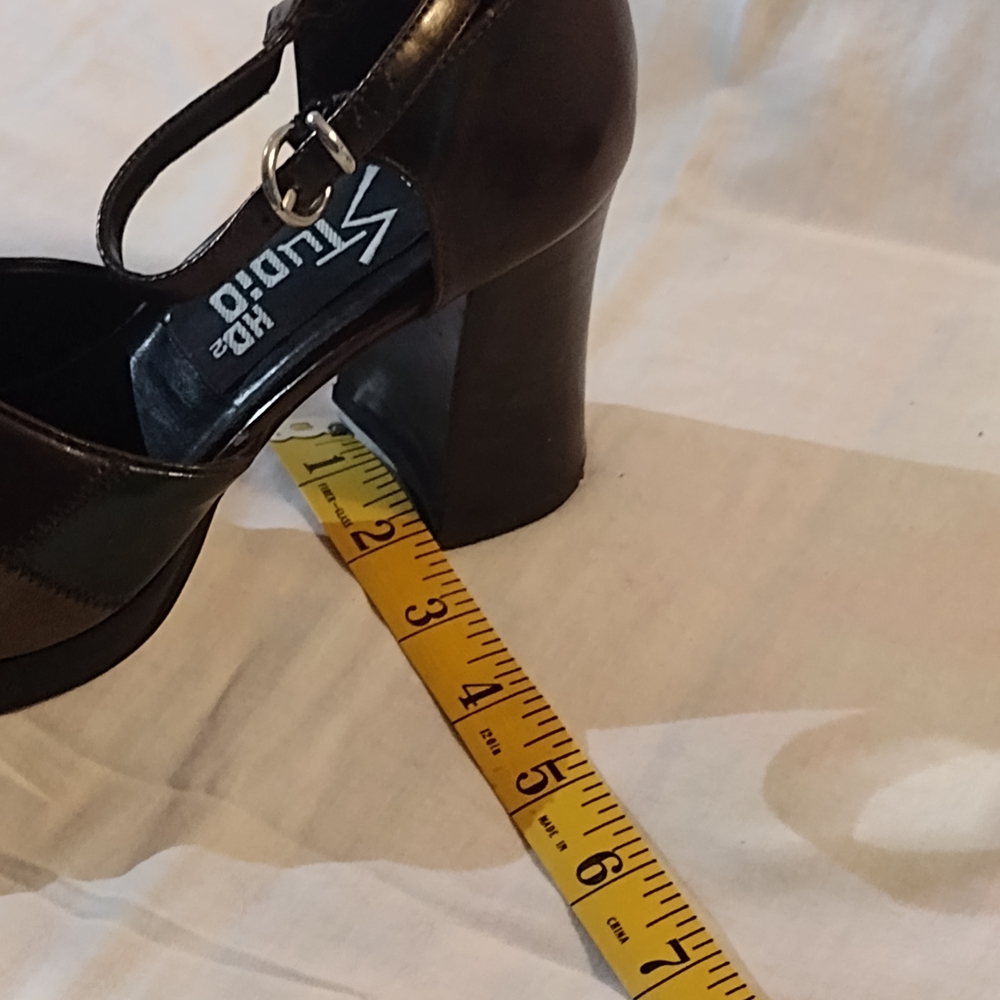 Studio Women's Black and Brown Heels - Picture 5 of 10